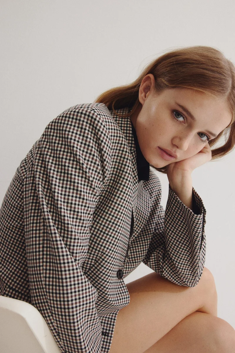 اتش اند ام بليزر بصف مفرد من الأزرار