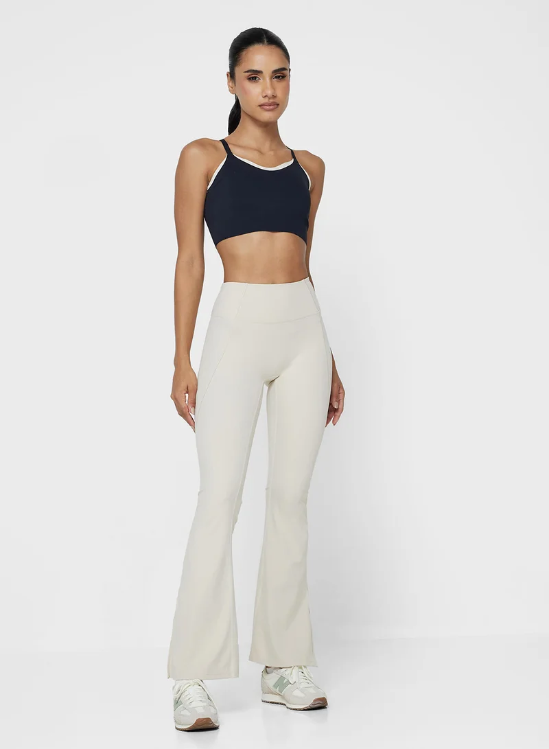 FRWD Contrast Trim Detail Medium Coverage Sports Bra