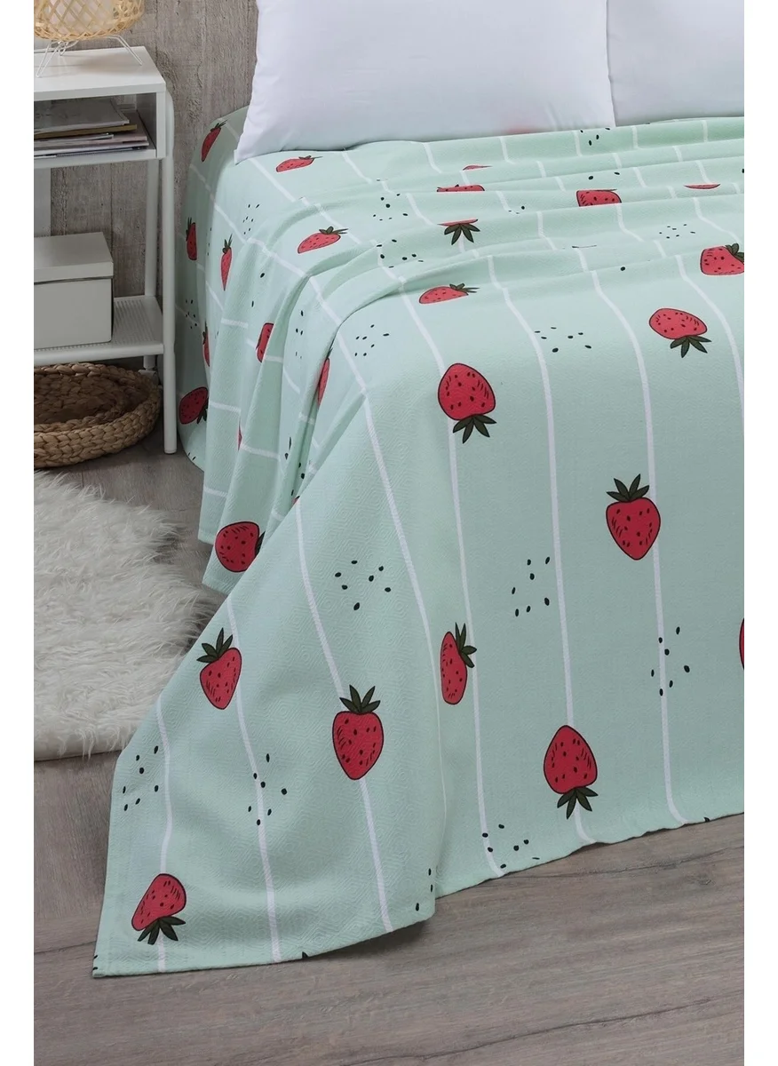 Mulberry Strawberry Patterned Double Bedspread 200 x 230