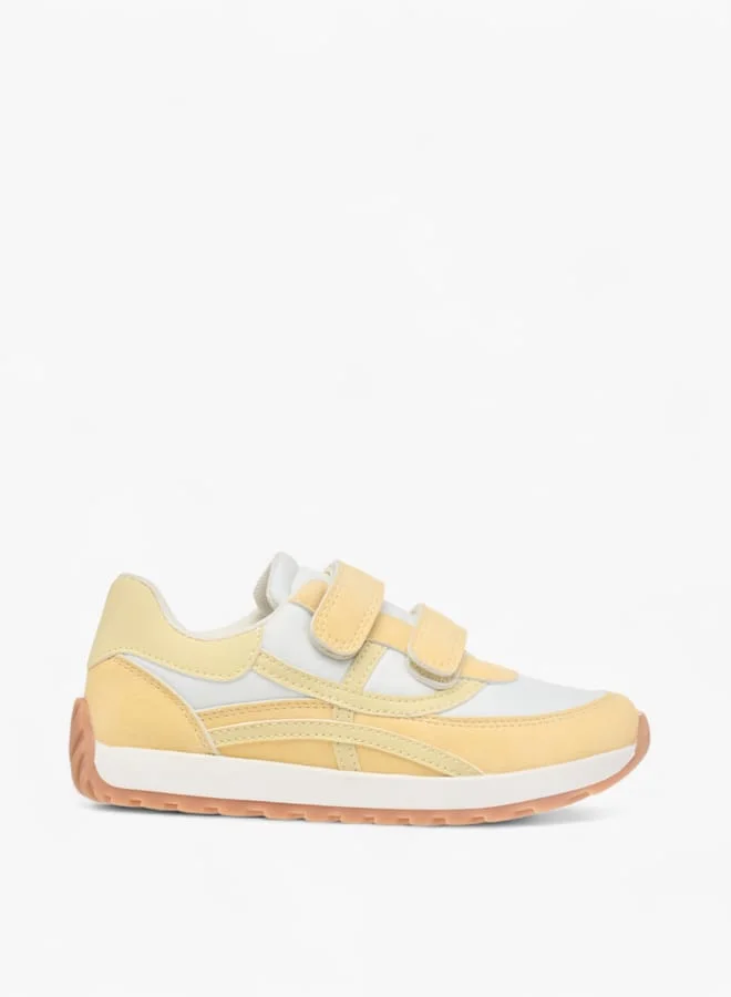 جونيورز Boys Panelled Sneakers With Hook And Loop Closure