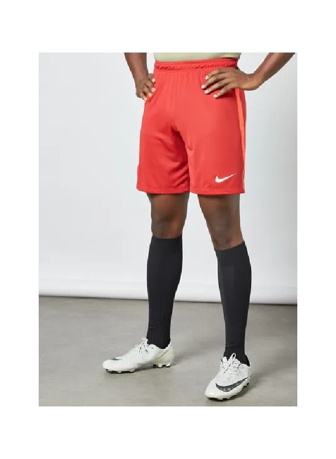Nike شورت نادي ليفربول لكرة القدم 2021/22 ستاديوم هوم لكرة القدم باللون الأحمر  - Image 1