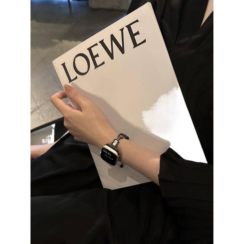 AD سوار ساعة ذكية سوار معدني من الستانلس ستيل متوافق مع Apple Watch بملاءمة قابلة للتعديل وحزام بديل بتصميم معدني أنيق باللون Gold قابل للتعديل باللون الذهبي - Image 5