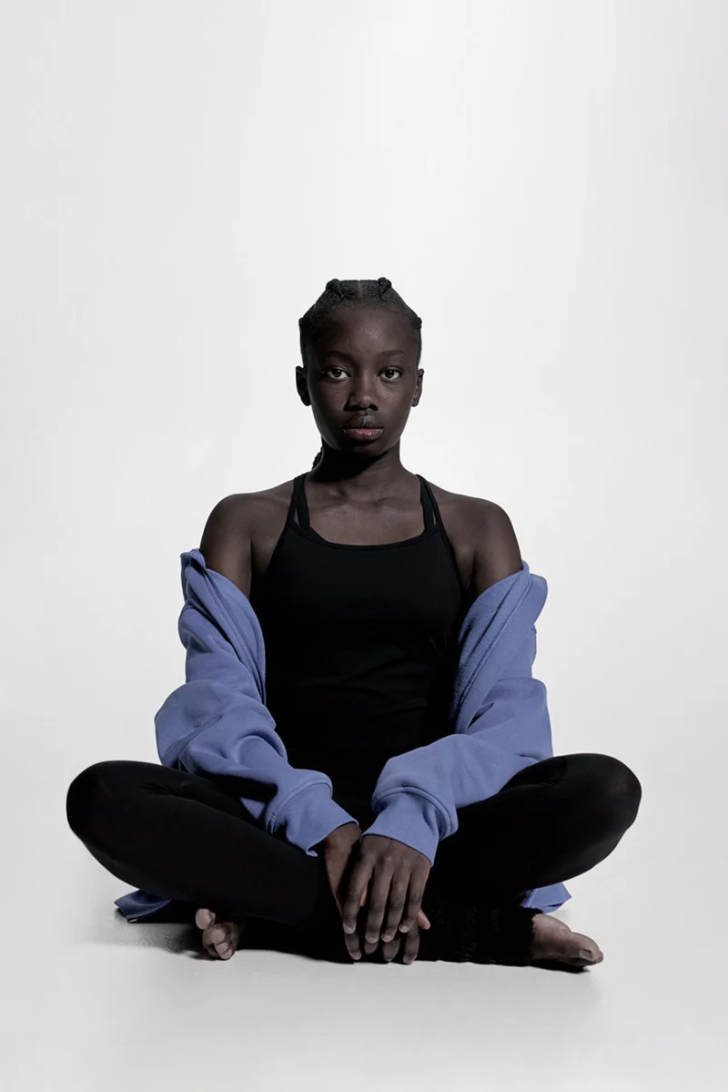 اتش اند ام طقم رياضي من خامة سوفت موف - قطعتين