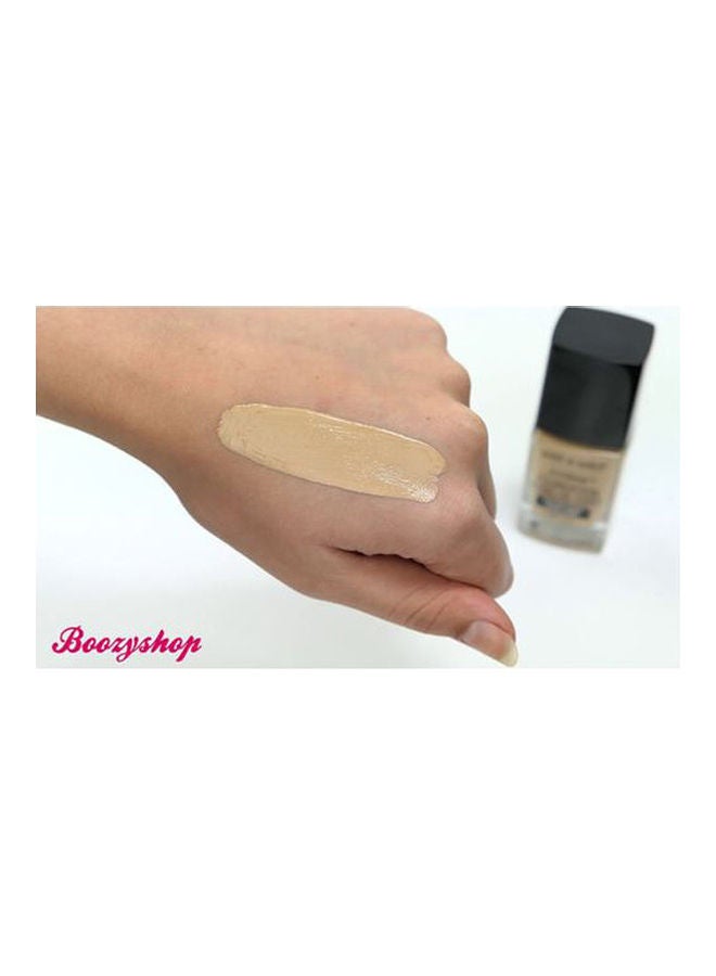 Wet N Wild Photo Foucs Matte Foundation Classic Beige - Image 2