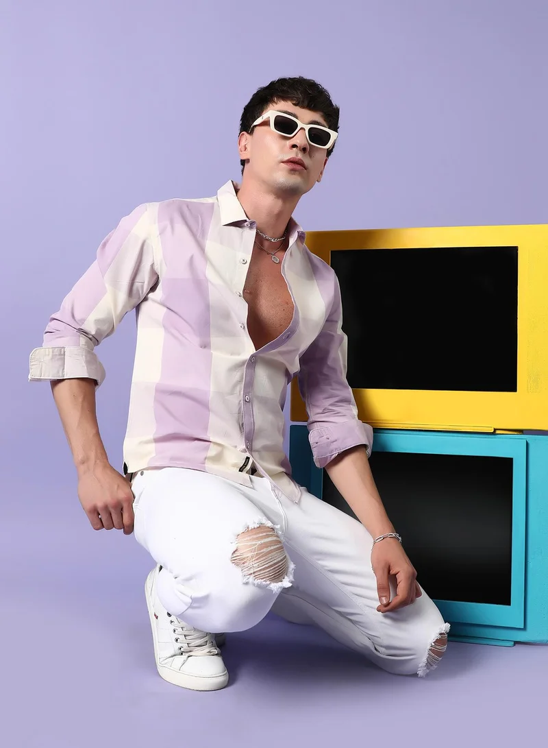 Campus Sutra Campus Sutra Men's White & Lilac Buffalo Check Button Up Regular Fit Shirt For Casual Wear | Cotton Spread Collar Shirt Crafted With Regular Sleeve, Comfort Fit & High-Performance For Everyday Wear