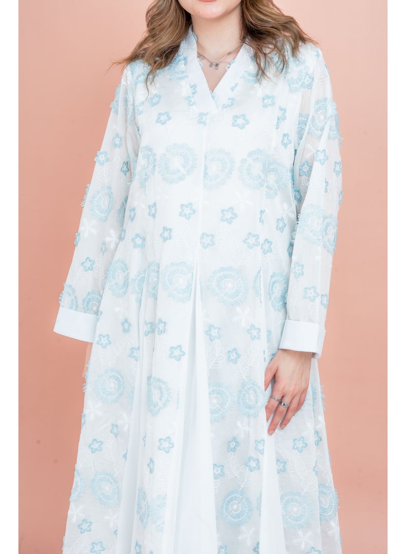 اكسا جلابية مطرزة بنقوش زهور أزرق - Image 2