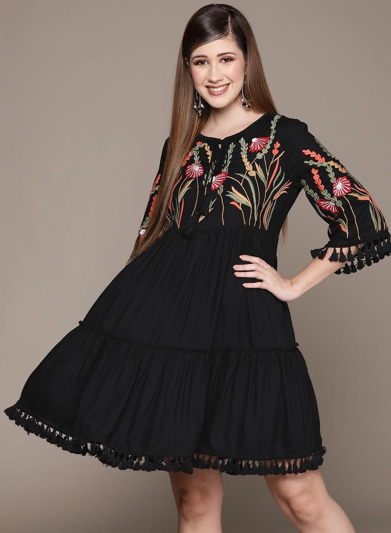 ISHIN Floral Embroidered Dress  - Image 3
