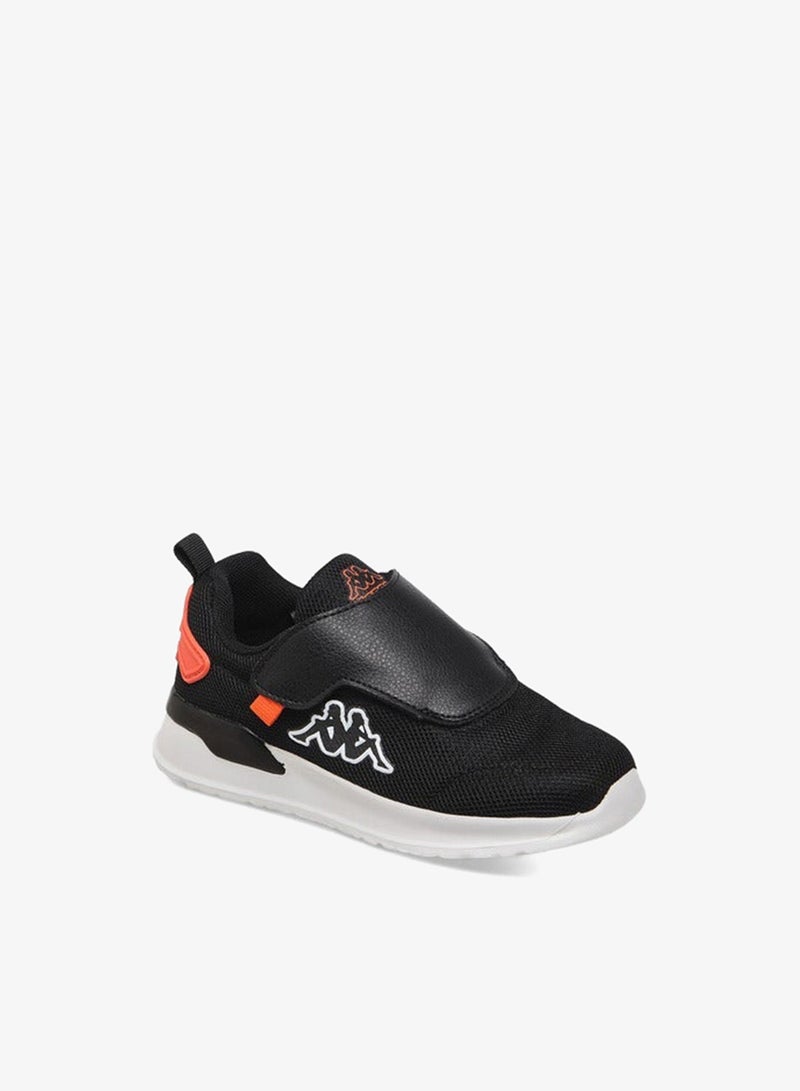 كابا حذاء رياضي للأولاد بتفاصيل شعار وإغلاق بشريط لاصق - Image 2