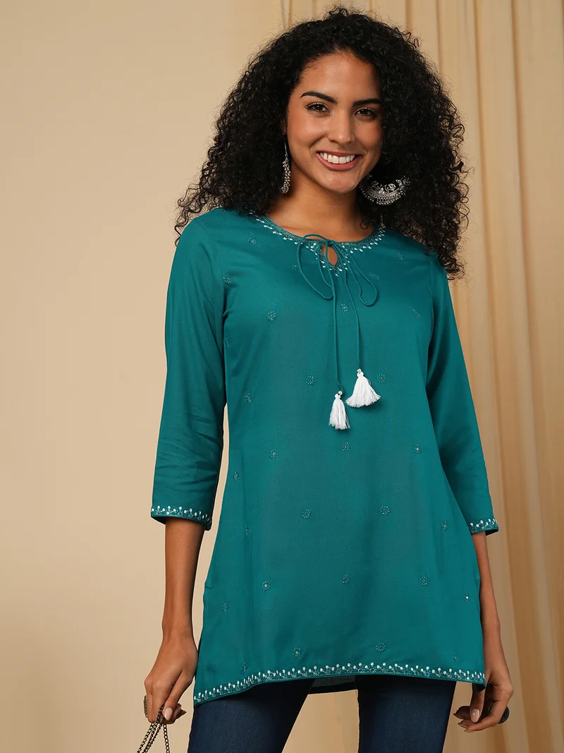 globus Women Embellished Tie-Up Round Neck Tunic