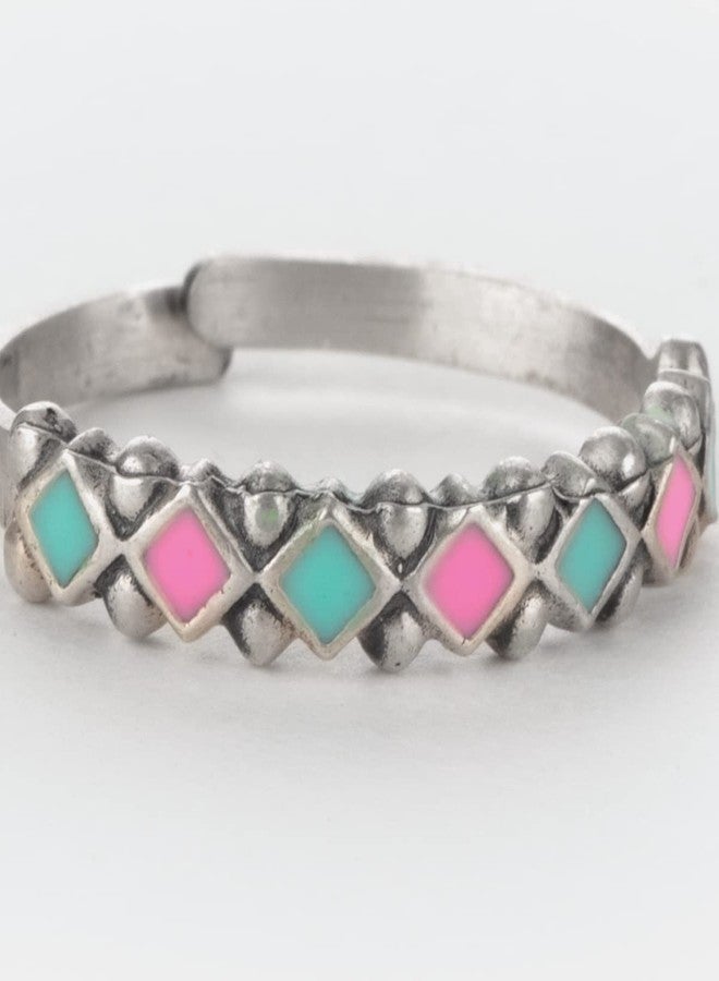 Shaya by CaratLane 925 Silver Oxidised Antique Vapi Pillar Toe Rings Gifts for Womens & Girls - Image 5