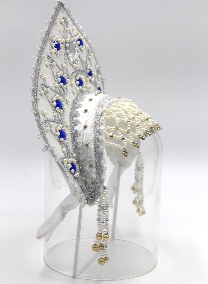 D'Daniela دي دانييلا - غطاء رأس تقليدي نسائي كوكوشنيك - أبيض مع أحجار زرقاء وبيضاء - Image 4