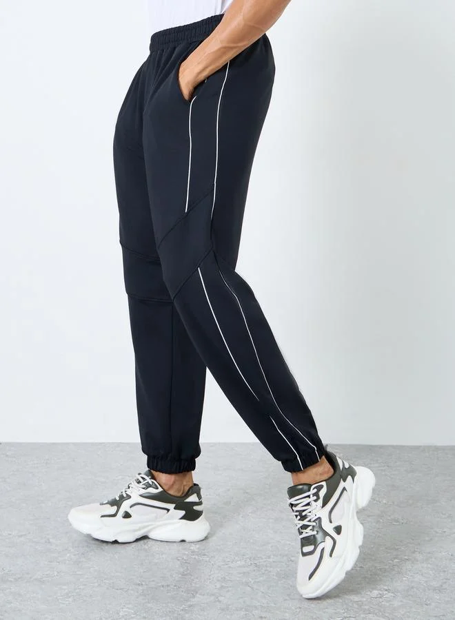 ستايلي اكتيف بنطلون رياضي رجالي أسود من ستايلي بتفاصيل خطوط جانبية