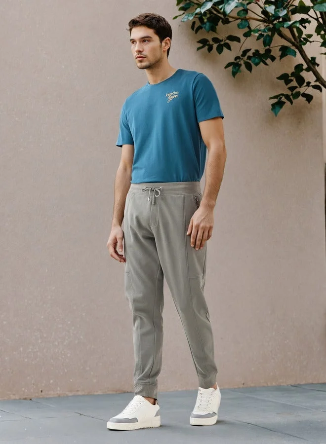 ايكونيك تيشيرت بيكيه بطبعة شعار أيقوني