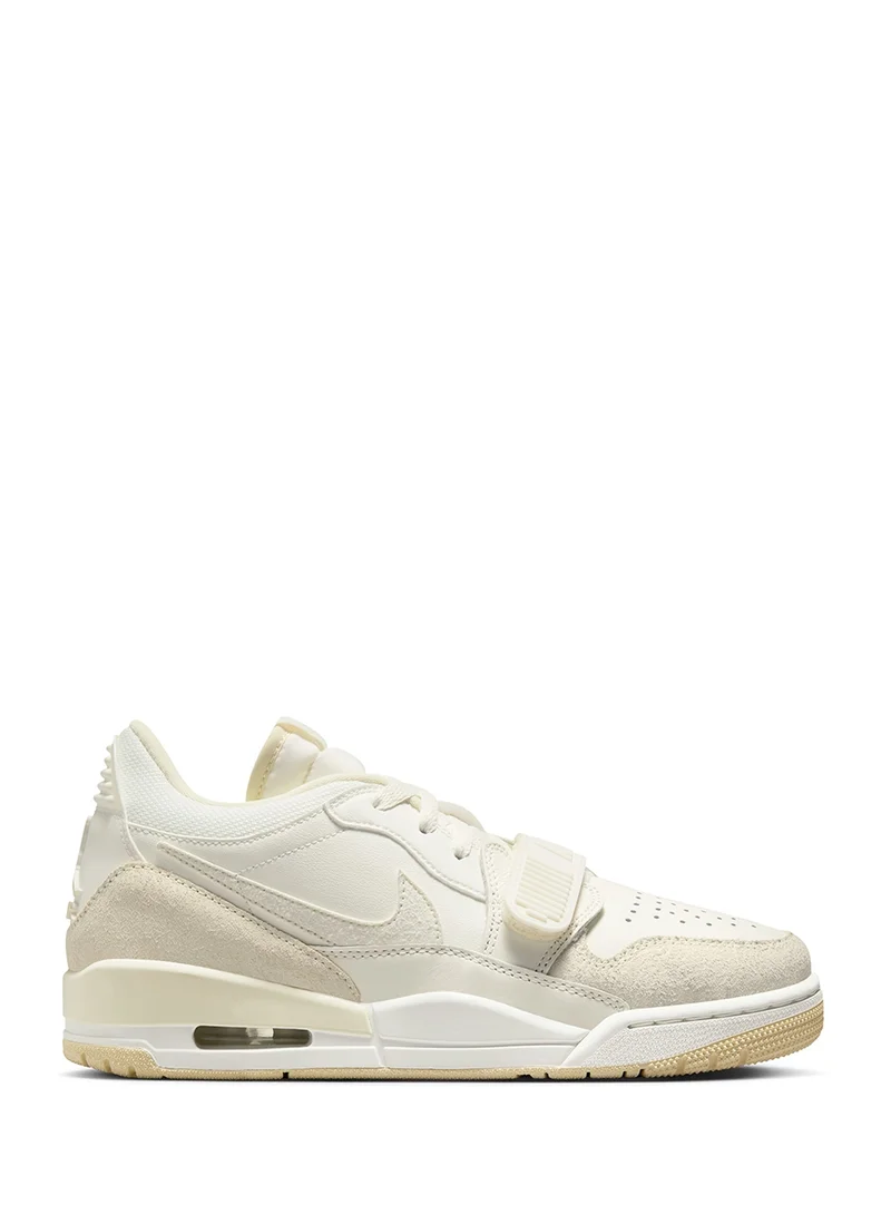 جوردن WMNSAIRJORDANLEGACY312LOW