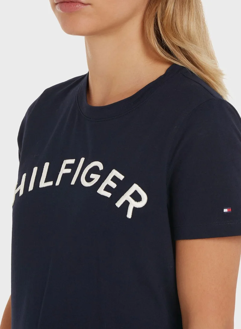 TOMMY HILFIGER Crew Neck Logo T-Shirt