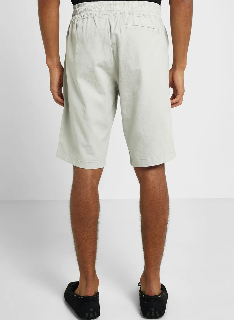 توماس سكوت Thomas Scott Men Mid-Rise Slim Fit Shorts