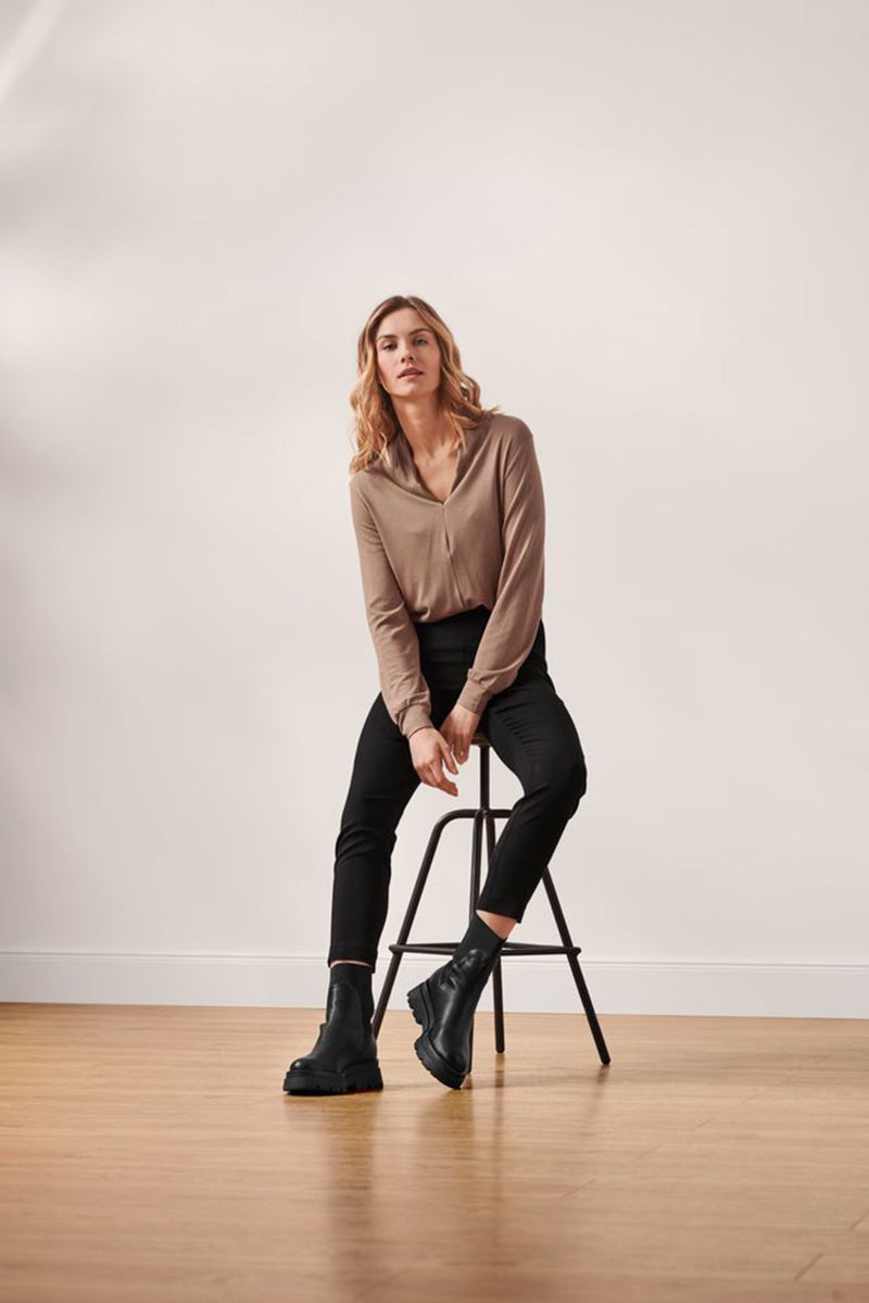 Tchibo بنطلون نسائي ضيق سادة، أسود - Image 1