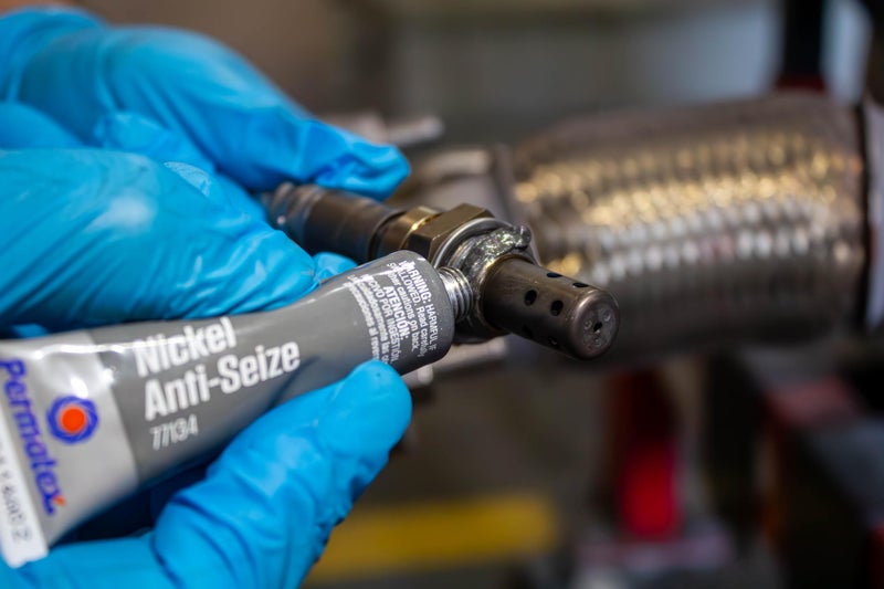 Permatex 77134 Nickel Anti-Seize Lubricant, 0.5 oz Tube - Image 2