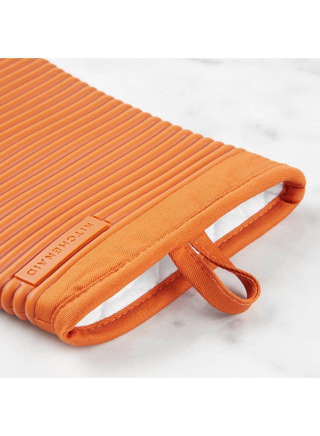 KitchenAid Ribbed Soft Silicone Oven Mitt 2-Pack Set, Honey, 7.5"x13" - Image 5