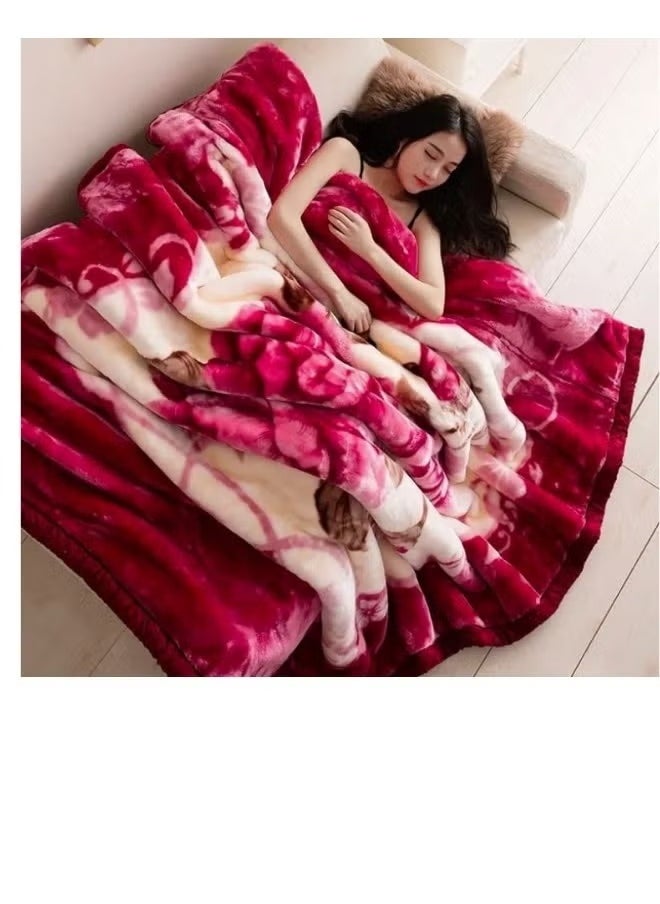 A heavy, soft, and warm winter blanket, perfect for a double bed. Size: 240 cm x 200 cm, weighing 6 kg. This blanket features a double-layer design with ultra-soft fabric, made from high-quality materials. Korean-made craftsmanship ensures both durability and comfort, providing an ideal solution for cold weather.