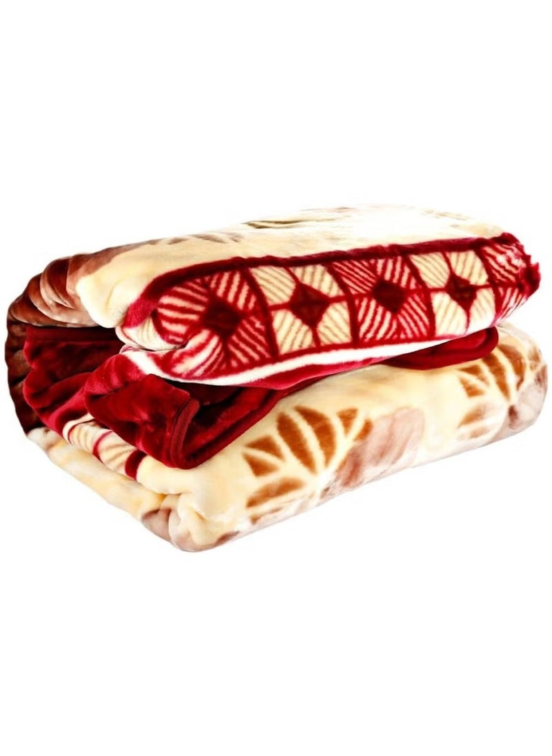 A heavy, soft, and warm winter blanket, perfect for a double bed. Size: 240 cm x 200 cm, weighing 6 kg. This blanket features a double-layer design with ultra-soft fabric, made from high-quality materials. Korean-made craftsmanship ensures both durability and comfort, providing an ideal solution for cold weather.