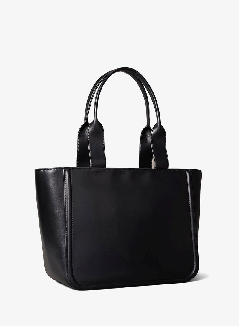 كالفن كلاين حقيبة يد متوسطة بشعار بارز - Image 3