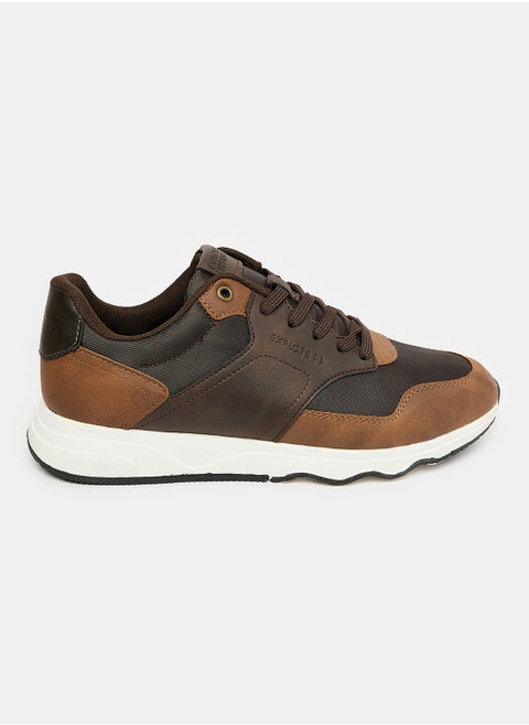 Low Top Sneaker