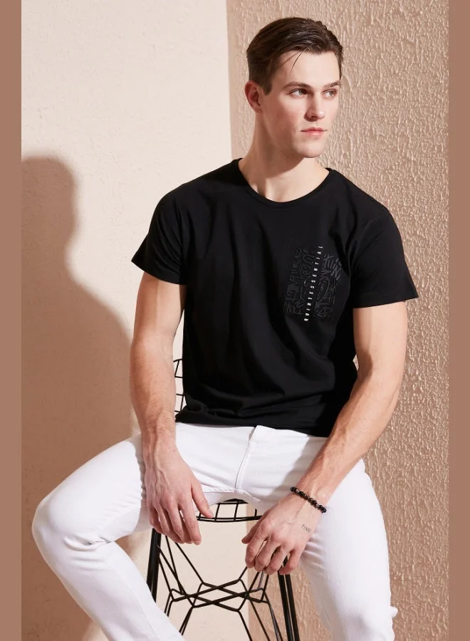 بوراتي تيشيرت رجالي قطن بقصة ضيقة وياقة دائرية من بوراتي