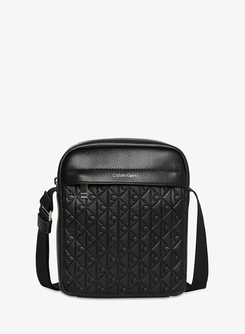 كالفن كلاين شعار محفور للمراسل