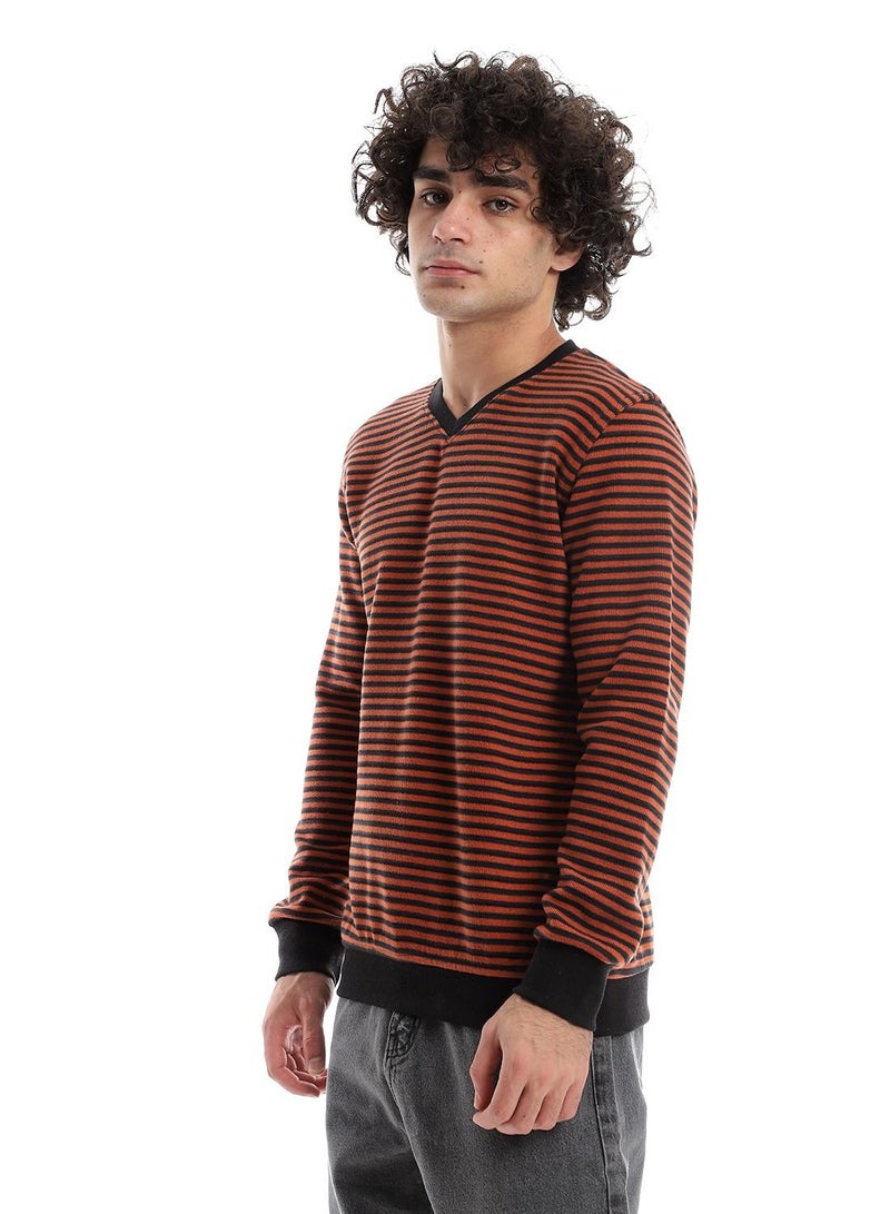 Caesar Mens V-Neck Stripped Sweatshirt - Image 2