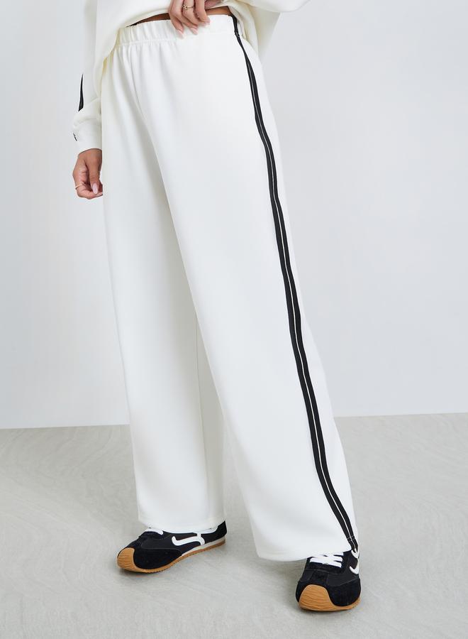 ستايلي جوغر بتفاصيل شريط جانبي - Image 2