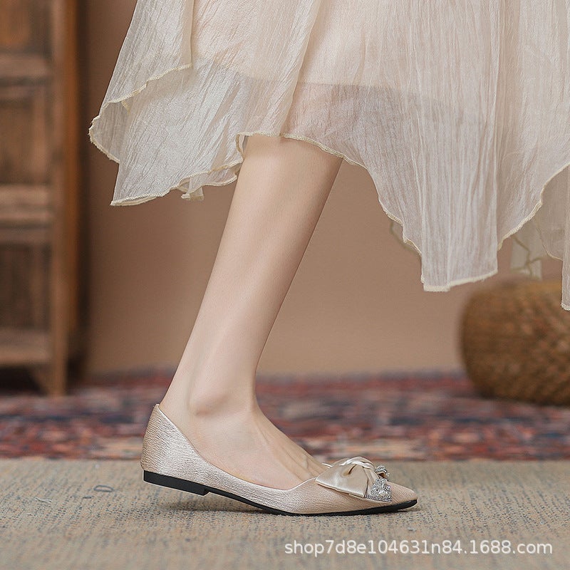 أحذية مسطحة منخفضة الكعب ذات فم ضيق مدبب للنساء، أنيقة مع لؤلؤة وزر قوس - Image 4