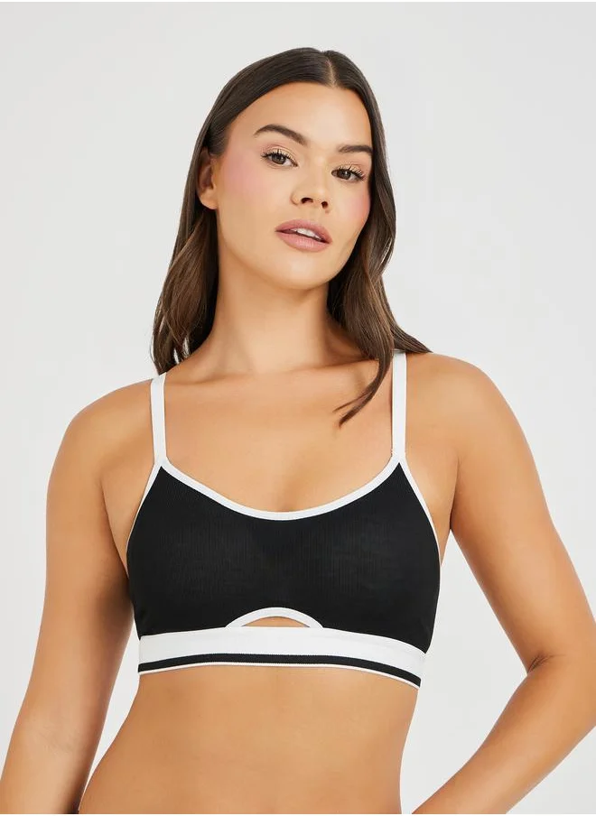Styli Styli Non-Wired Crop Top with Contrast Detail