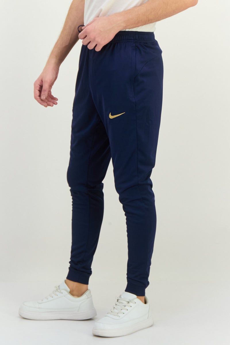 Nike ملابس رياضية للرجال مجموعة 2 قطعة بشعار العلامة التجارية بدلة تدريب، أسود - Image 3