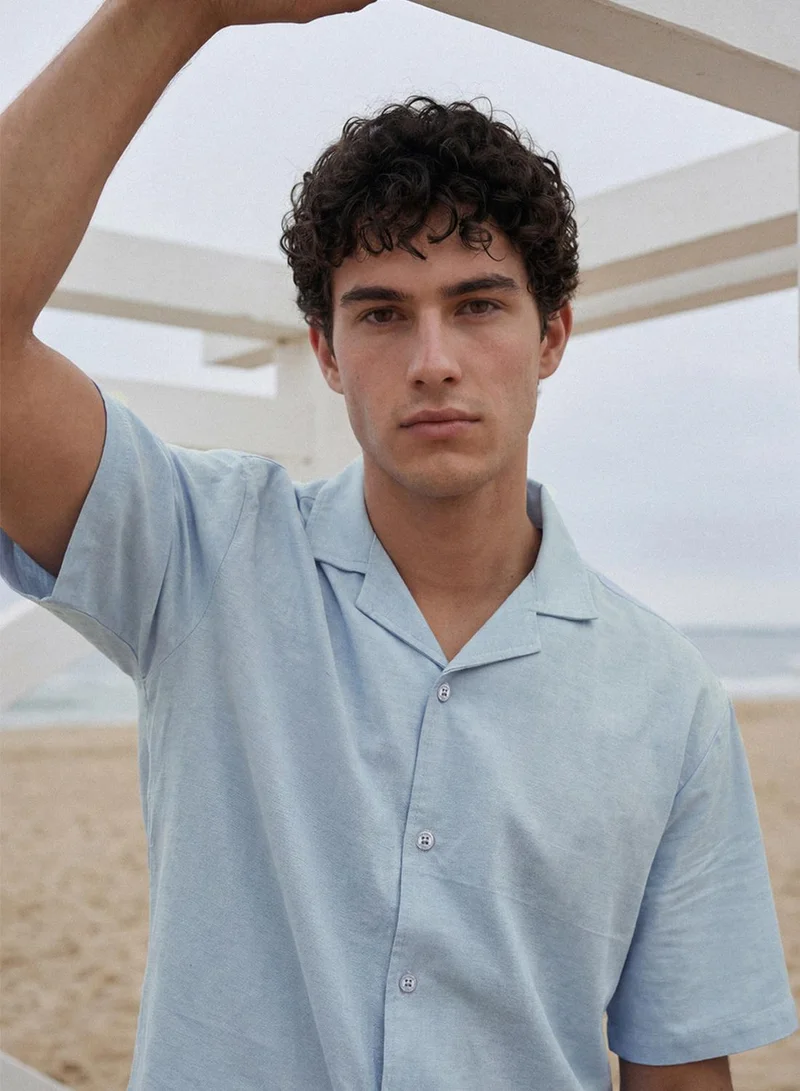 دينيس لينغو Light Blue Cotton Linen Solid Button Down Relaxed Shirt For Men