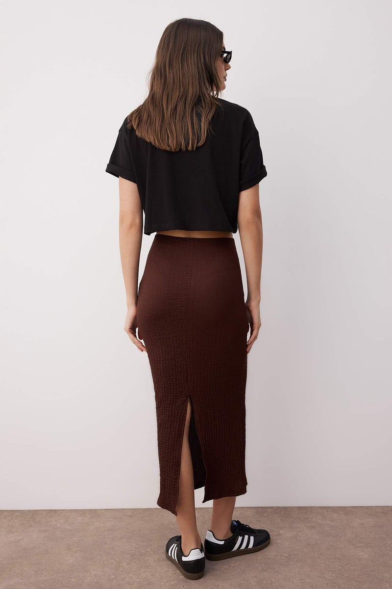 trendyol Brown Textured Slit Midi Stretchy Knitted Skirt - Image 4