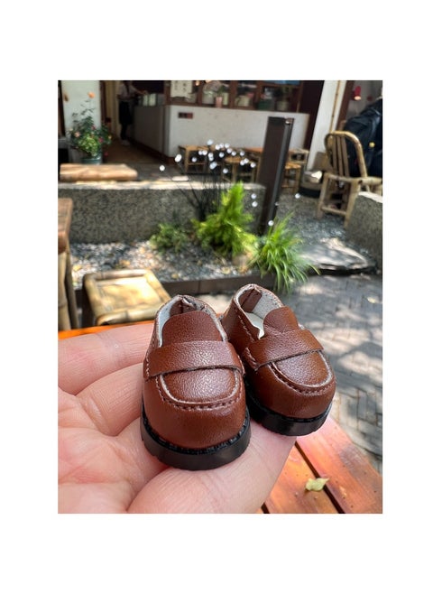 17cm Labubu Macaron Figurine Keychain Small brown leather shoes (excluding dolls)