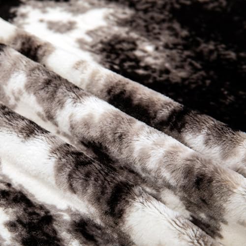 MustMat Faux Cowhide Rug Cow Print Rug Western Cowhide Area Rugs for Living Room (Black and White, 2.6ft x 4.1ft) - Image 5