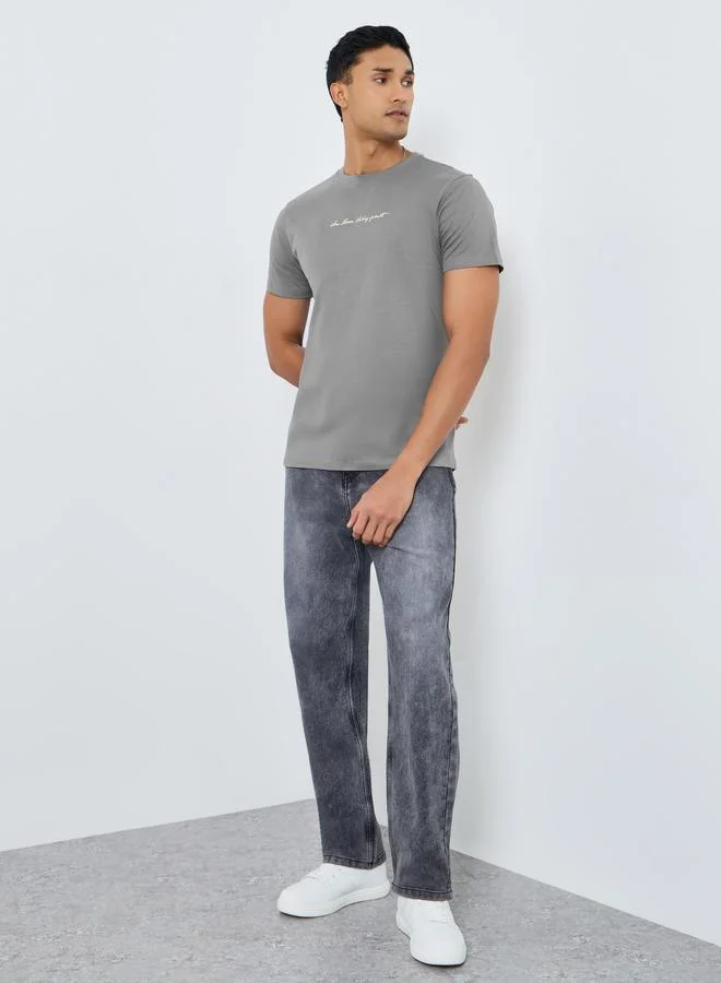 ستايلي تيشيرت بياقة دائرية بطبعة جرافيك