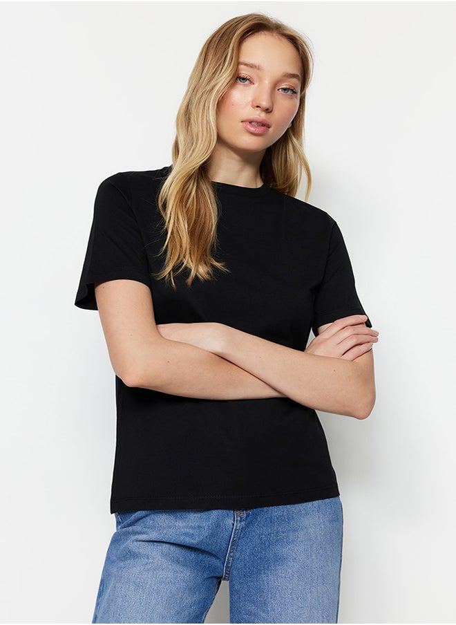 T-Shirt - Black - Regular fit