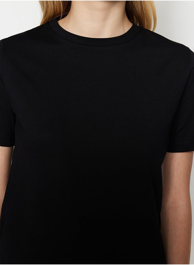 T-Shirt - Black - Regular fit