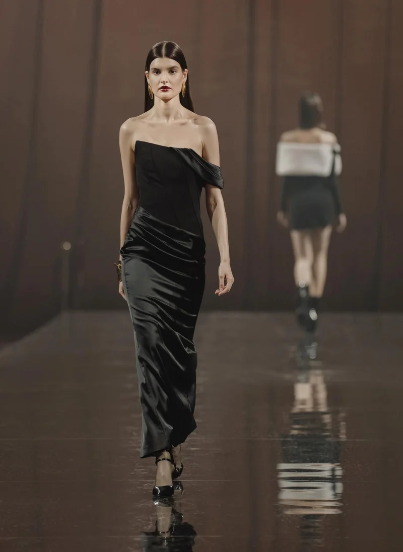Lichi Maxi dress with open shoulders and side seam gathers