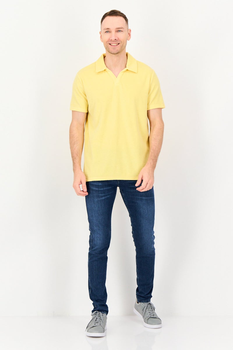 Lyle & Scott قميص بولو قصير الأكمام للرجال بتصميم عادي، أصفر - Image 3