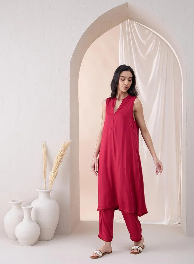 Femmella Femmella Sleeveless Mandarin Collar Long Kurta with Straight Pant