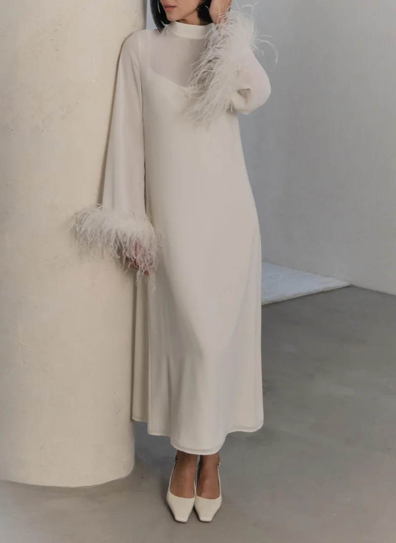 Lichi Straight midi dress with feathers on the cuffs