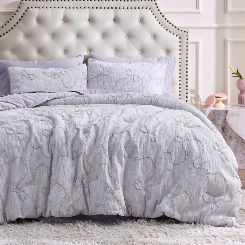 Bedsure 3 Pieces Queen Size Comforter Set, GentleSoft™ 3D Puffy Jacquard Design with Cute Bow Aesthetic, 1 Comforter (230 cm x 230 cm) and 2 Pillow Shams (50 cm x 66 cm), Lilac Purple - Image 1