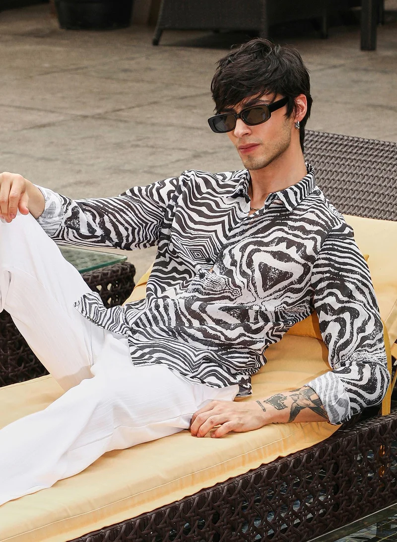 Campus Sutra Men's Daisy White & Charcoal Black Zebra-Kaleidoscopic Shirt