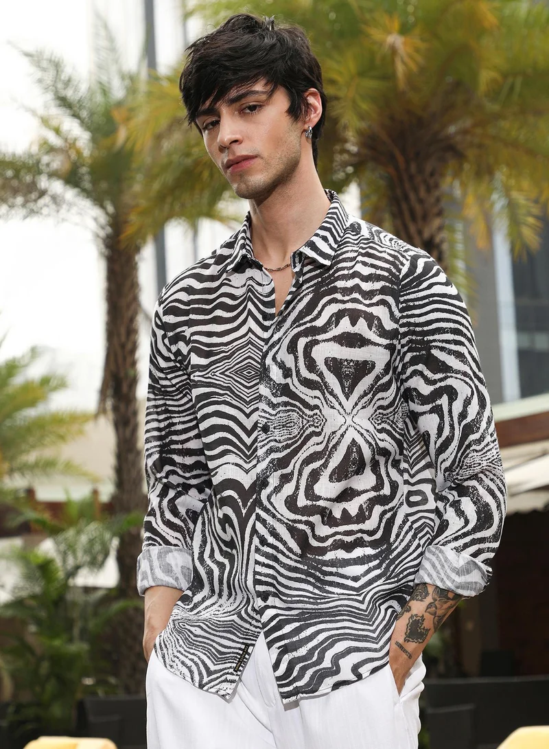 Campus Sutra Men's Daisy White & Charcoal Black Zebra-Kaleidoscopic Shirt