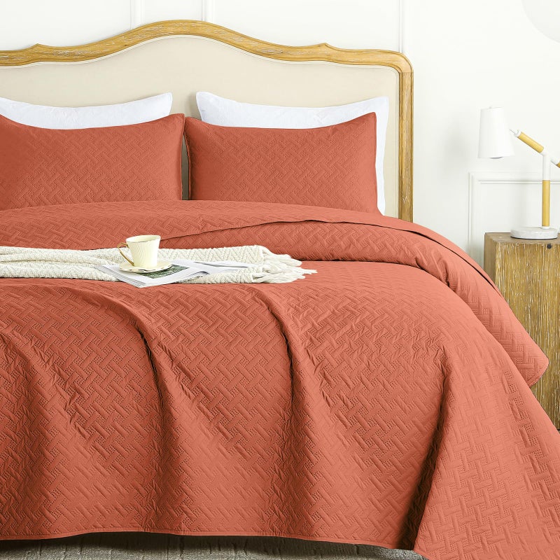FLYMME Queen Quilt Bedding Set Burnt Orange Lightweight Bedspreads Full Size Modern Style Geometric Weave Stripe Pattern Soft Microfiber Bed Coverlet for All Season (1 Quilt  2 Shams) - Image 1