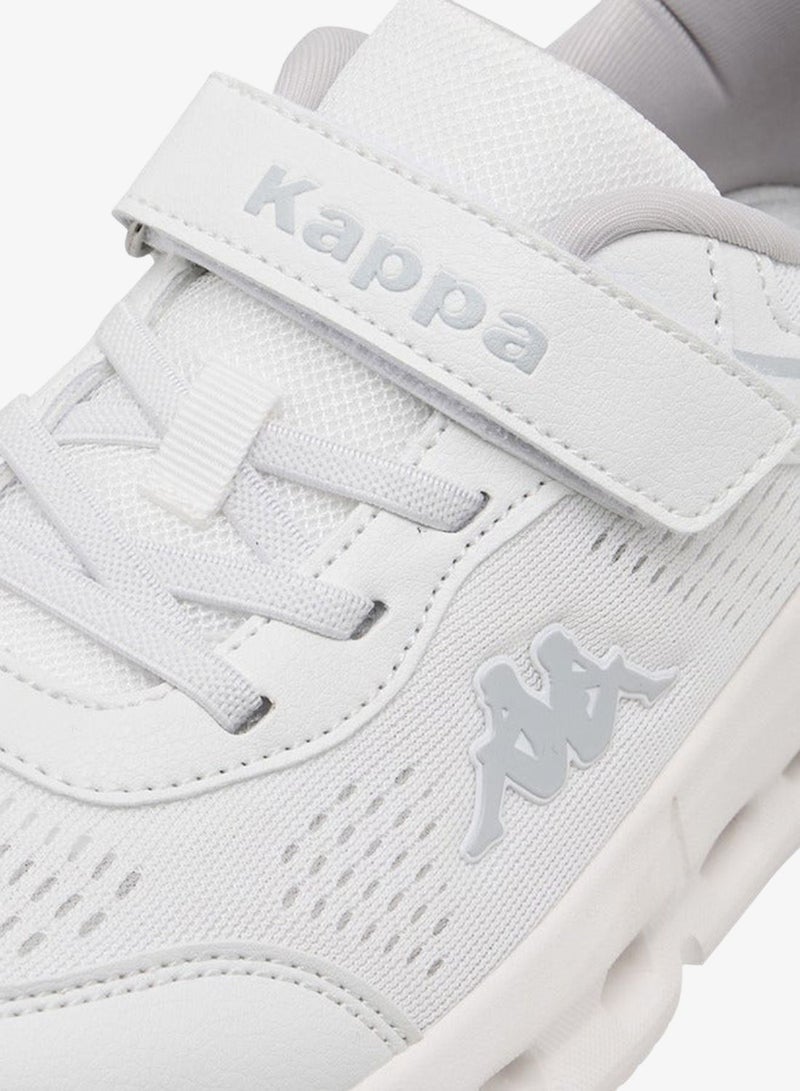 كابا حذاء رياضي للأولاد بتفاصيل شعار وإغلاق بشريط لاصق - Image 4